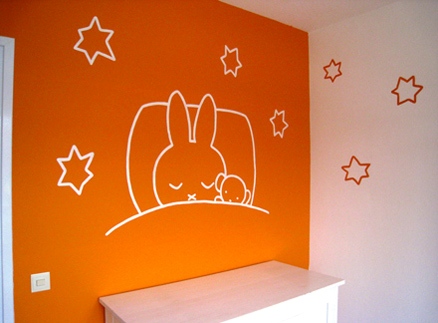 nijntje-muurschildering-babykamer