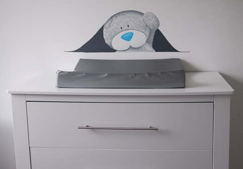 Me to You bij de commode me-to-you-commode